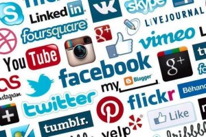 12Media Sosial